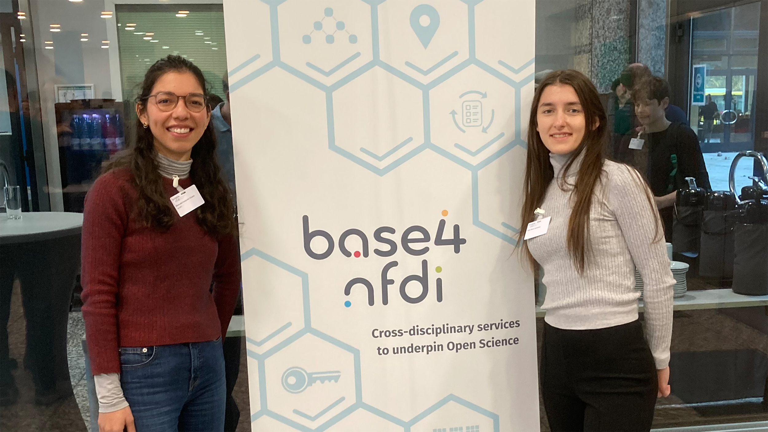 Participating in the exchange on cross-NFDI basic services: Marisabel Gonzalez-Ocanto and Sofia Siampani at the Base4NFDI User Conference.